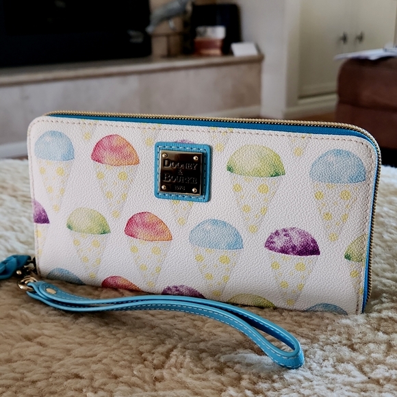 NWT Dooney & Bourke Snow Cone Large Zip Around Wallet/Wristlet ❄️ - Picture 15 of 16